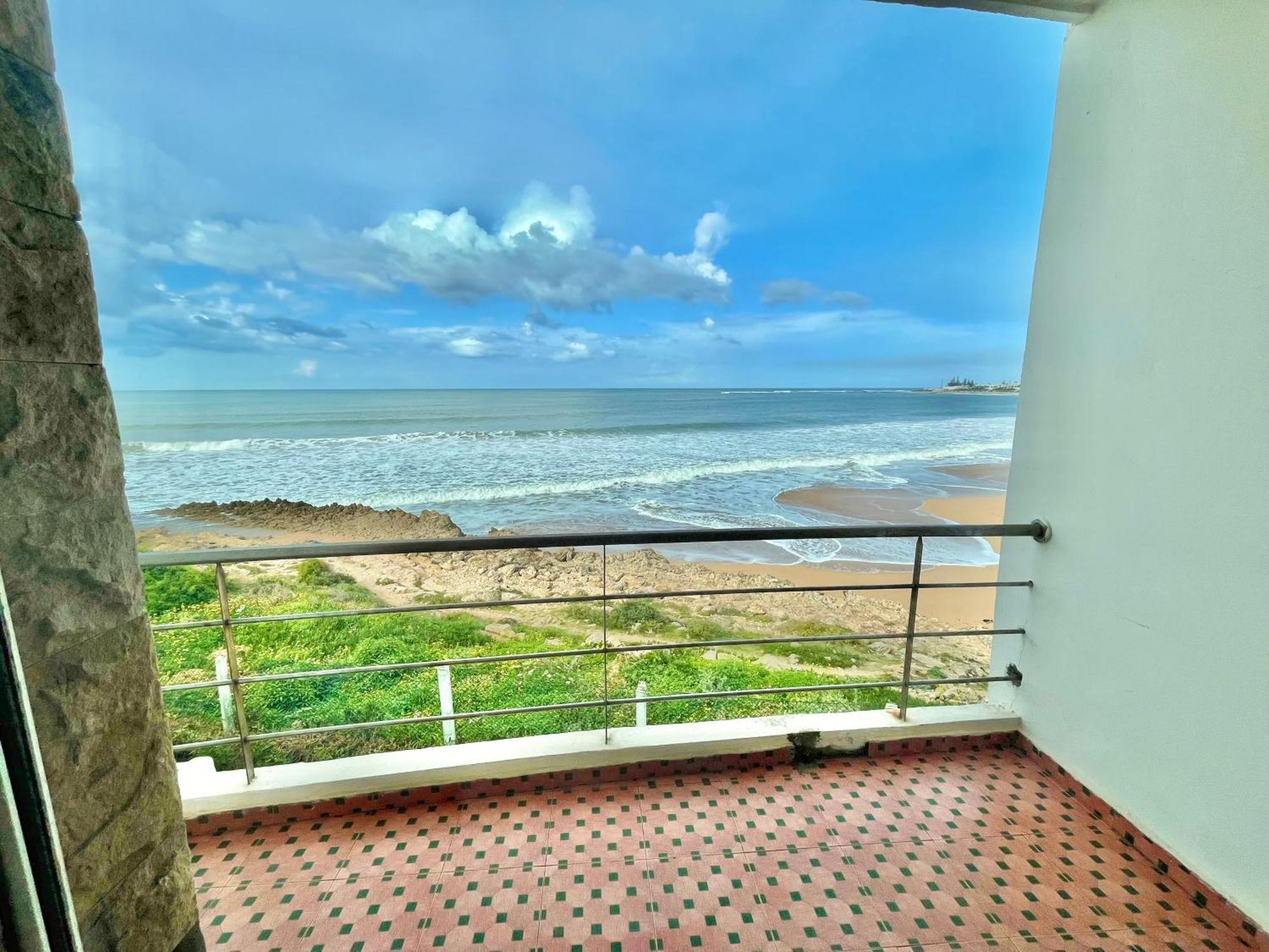 Splendid Beachfront Villa In Sidi Bouzid Beach With Pool Douar Ourlali Exterior foto
